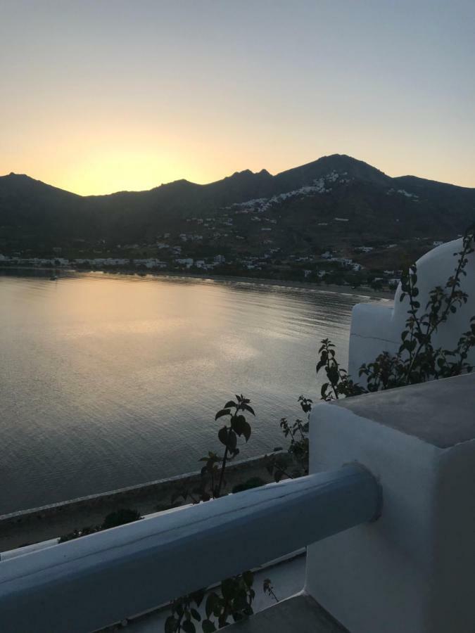 Amfitriti Serifos Livadi  Eksteriør billede